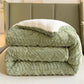 🛏️ Thickened Super Soft Warm Plush Winter Quilt – Cozy & Comfortable ✨
