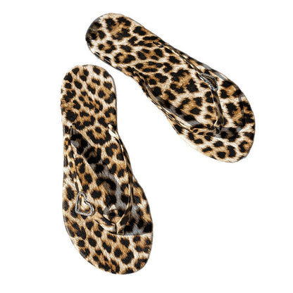 📢📢50% OFF !! 👡 CHIC LEOPARD PRINT FLIP-FLOPS — Sparkling Heart Charm & Comfortable PU Straps ✨